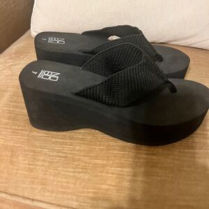 Women’s Black Platform Flip Flop Sandals - Brand